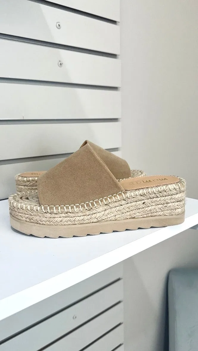 Eva Sandals